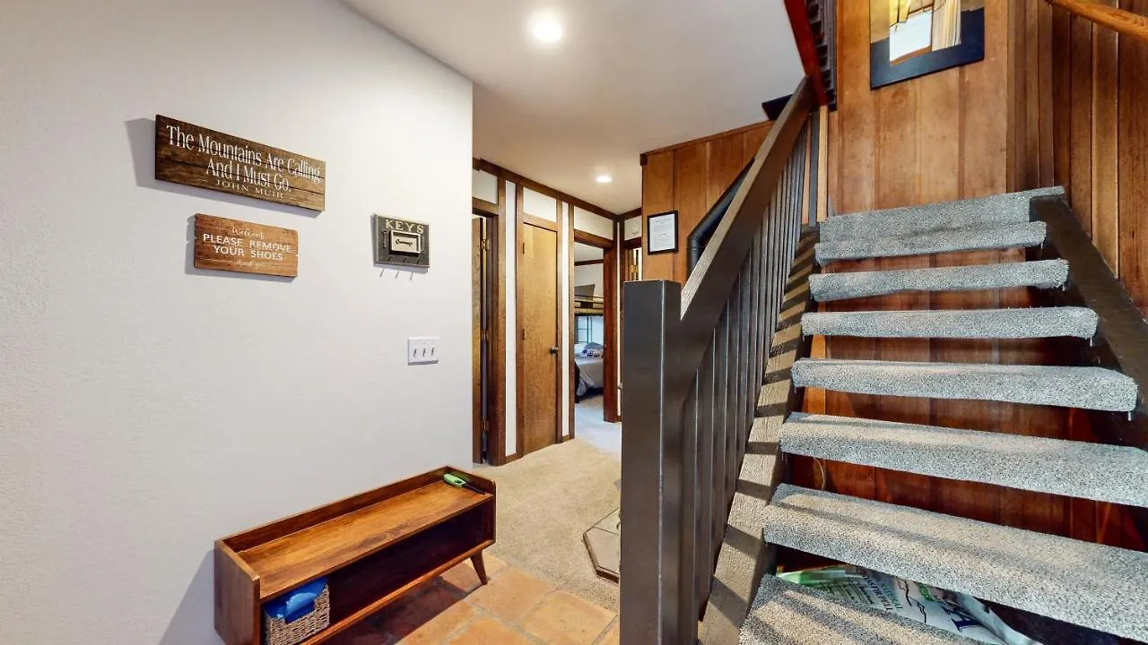 Lakeview Lodge #2 Condo Mammoth Lakes